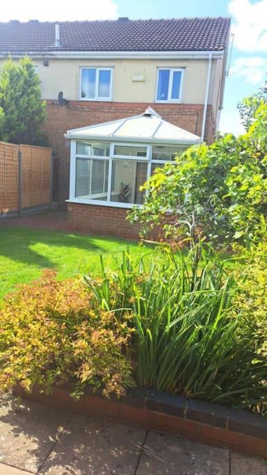 Villa Modern Living In Hull Kingston upon Hull Exterior foto